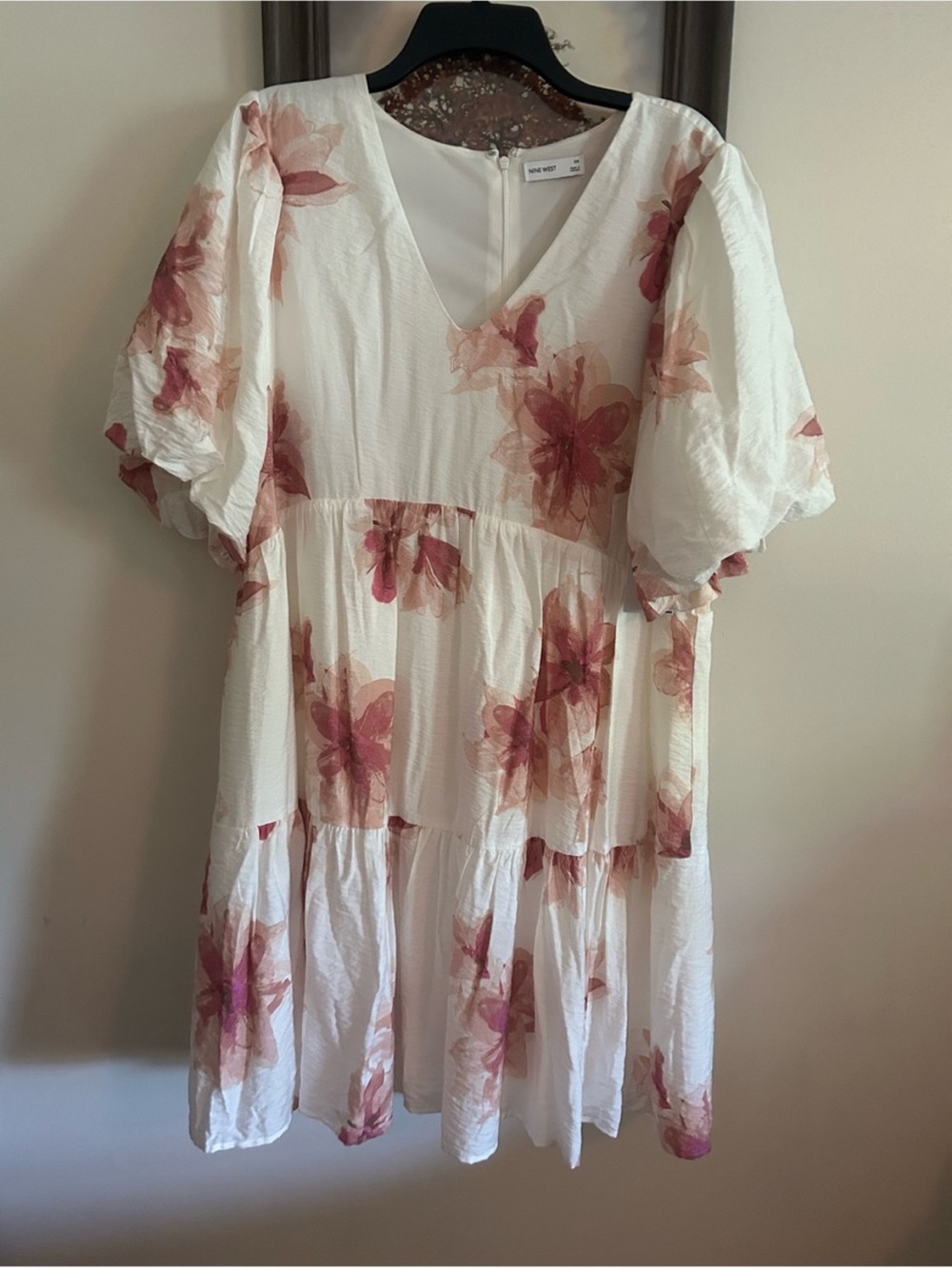 Nine West Cream Floral V-Neck Tiered Dress with Pink and Peach Blooms NWT MIDI